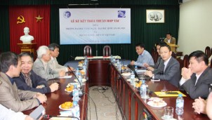 Lễ ký kết thỏa thuận hợp tác giữa Trường Đại học Công nghệ và Hội Vô tuyến – Điện tử Việt Nam Lễ ký kết thỏa thuận hợp tác giữa Trường Đại học Công nghệ và Hội Vô tuyến – Điện tử Việt Nam