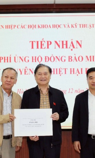 Hội Vô tuyến - Điện tử Việt Nam ủng hộ đồng bào miền Trung Hội Vô tuyến - Điện tử Việt Nam ủng hộ đồng bào miền Trung